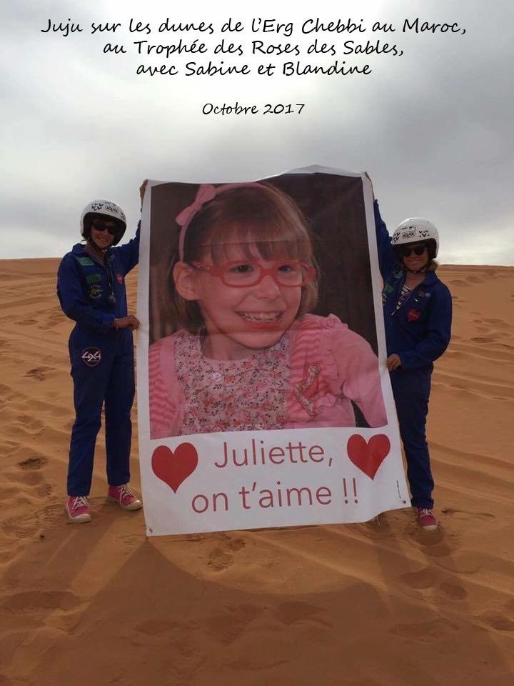 Juju sur les dunes de l'Erg Chebbi au Maroc, au Trophée Roses des Sables, avec Sabine & Blandine - Oct 2017